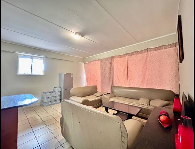 2 BEDROOM APARTMENT FOR SALE IN ARCADIA